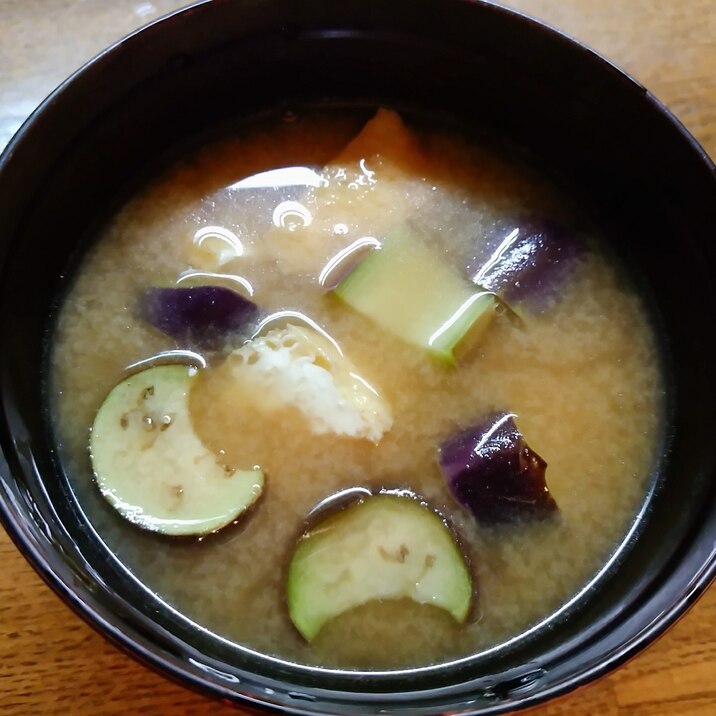 茄子と厚揚げの味噌汁